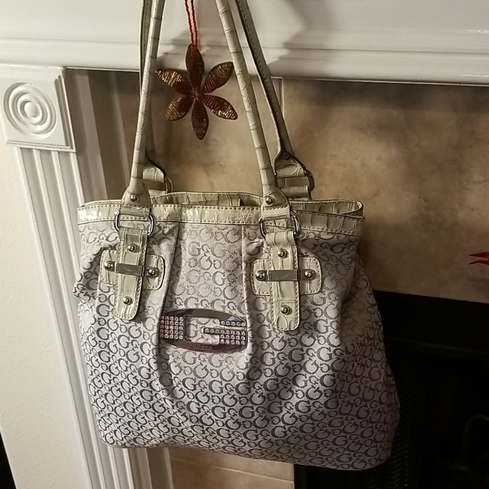 Guess Purse - Picture 2 of 9